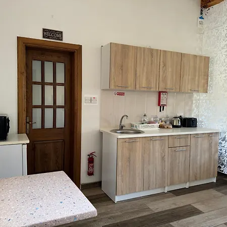Private One Bedroom Close To Airport In Luqa
